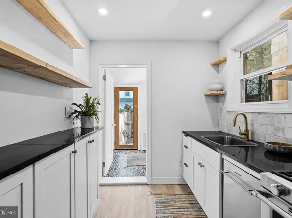2331 Almond St, Philadelphia, PA 19125