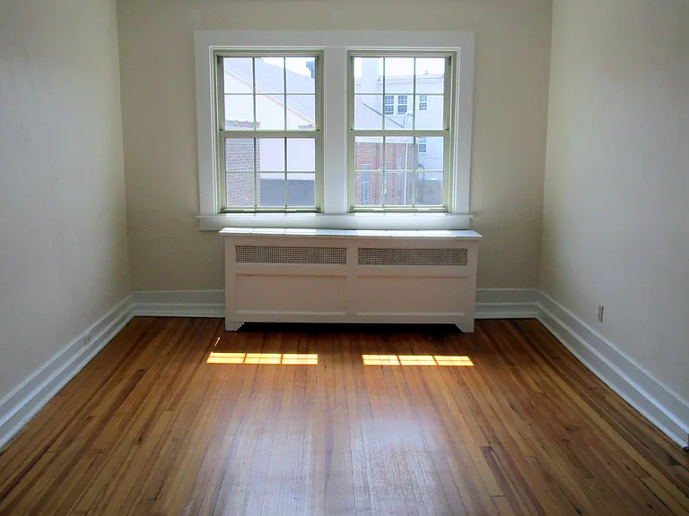 120 Kraft Ave #10 — Photo 7