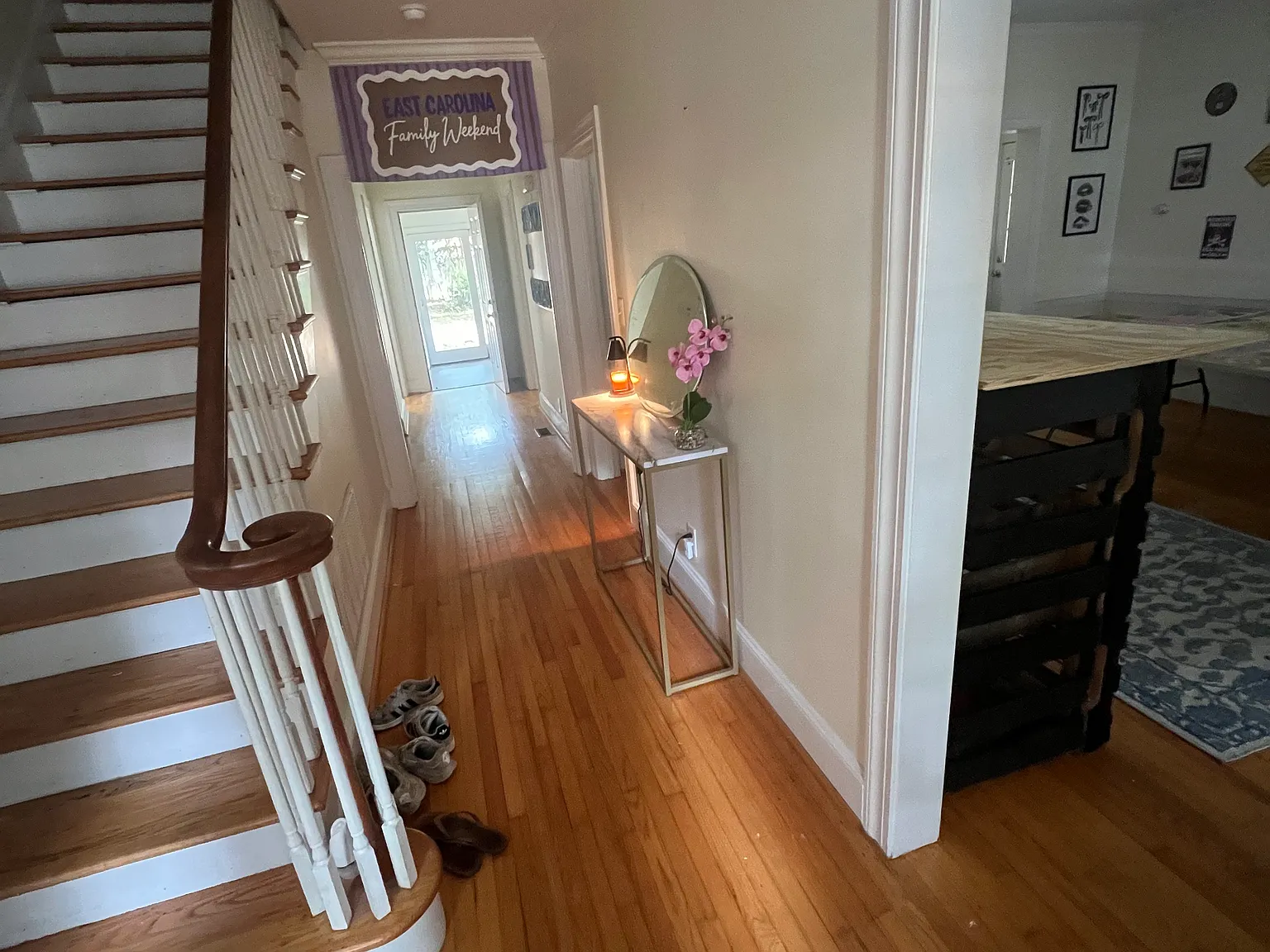 5 bed, 2700 sqft, $4,500 — Photo 2