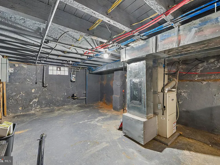 2042 E Huntingdon St — Photo 30