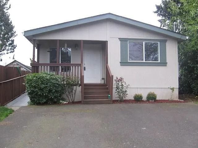 16123 SE McKinley Ave photo 1