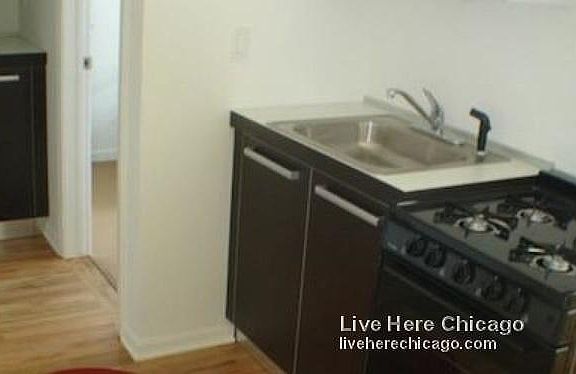 2nd image of 5054 N Winthrop Ave APT 207