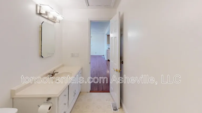 1051 Upward Rd — Photo 11
