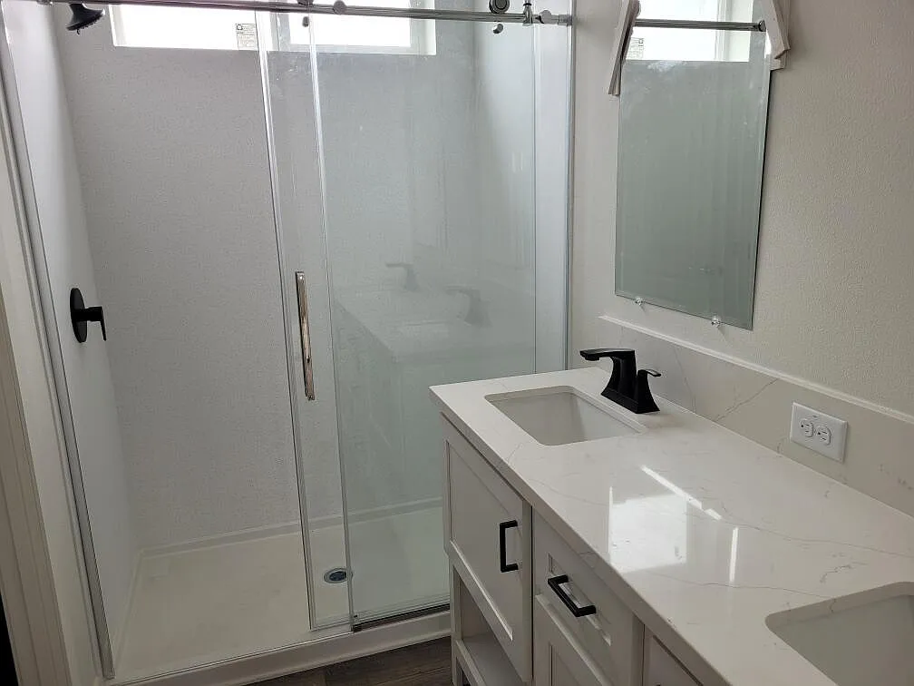 3 bed, 1100 sqft, $3,200 — Photo 3