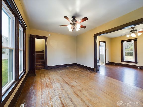 4th image of 371 N Vine St
