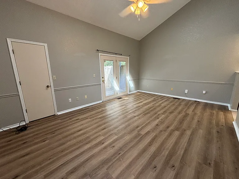 1302 Briar Creek Rd — Photo 12