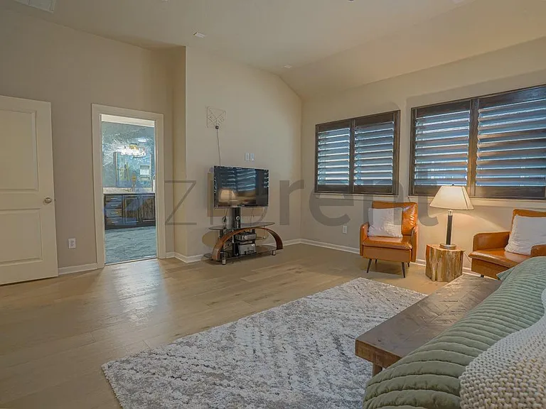 1209 Savoy Ln — Photo 15