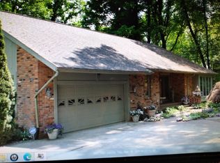 26485 W Thirteen Mile Rd, Franklin, MI 48025