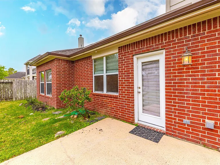 2201 Signal Hill Dr — Photo 40