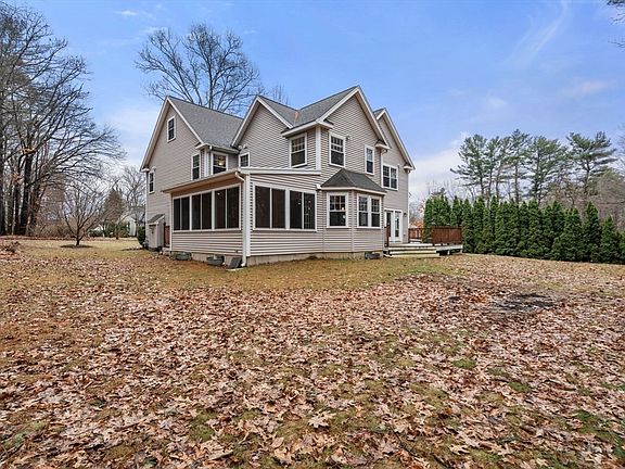 3rd image of 16 Castle Rd