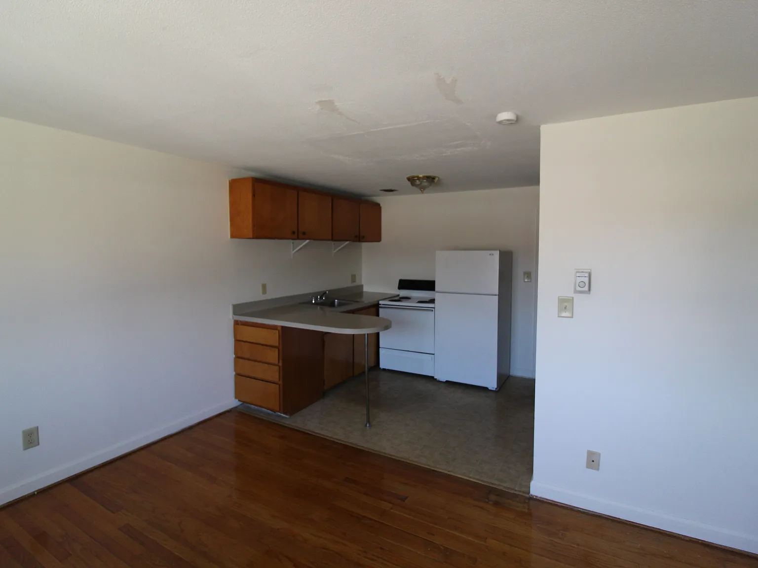 Studio, 575 sqft, $950 — Photo 3