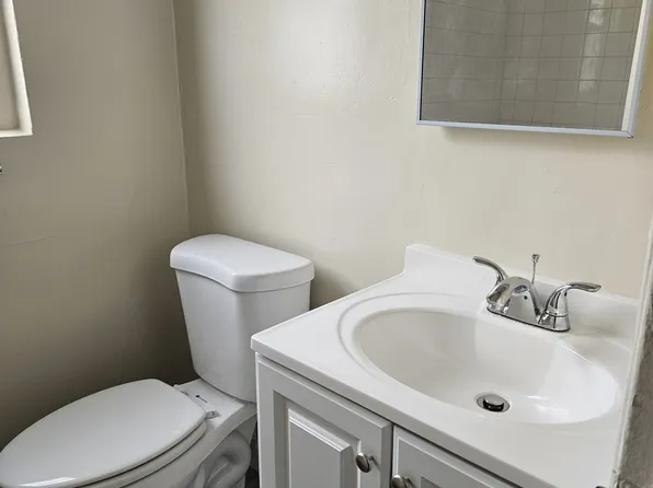 1601 N Bullis Rd APT 2, Compton, CA 90221