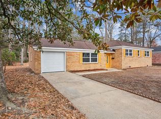 48 Azalea Dr, Hampton, VA 23669