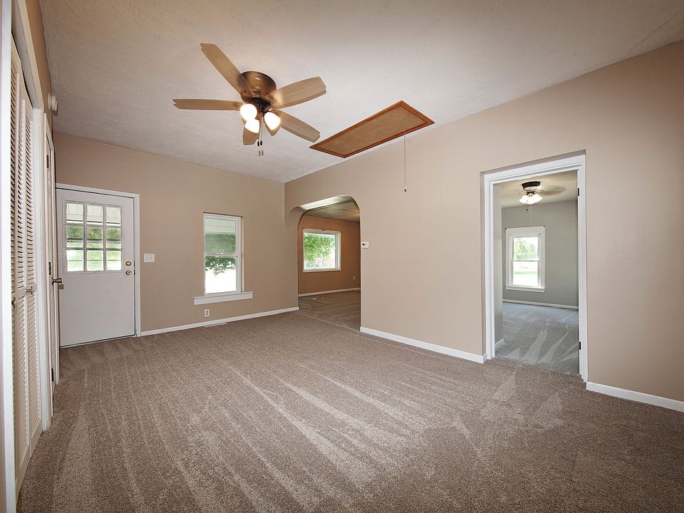 890 S Broadway St, Coal City, IL 60416 MLS 11426679 Zillow