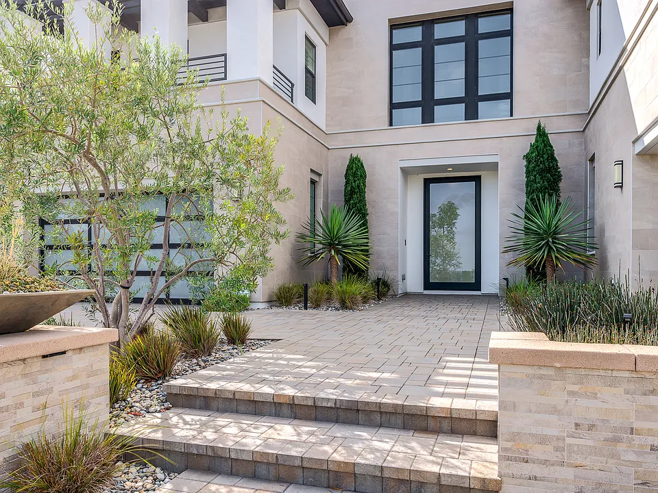 6179 Summit Crest Cir