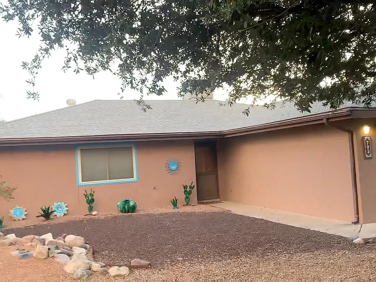 703 Homestead Cir — Photo 3
