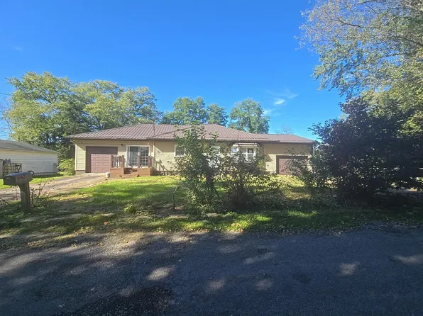 736 Richards St, Ellwood City, PA 16117