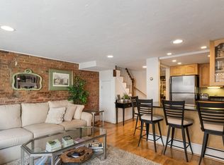 18 Dartmouth Pl #1, Boston, MA 02116