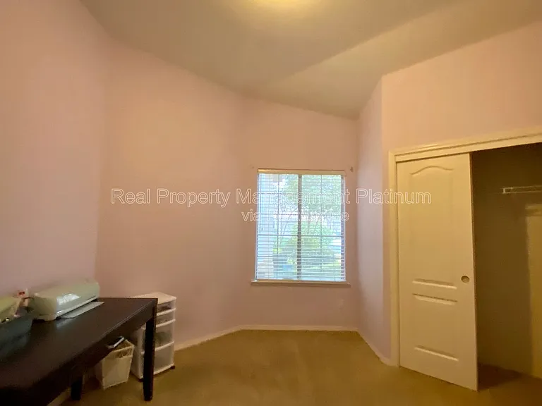 4872 N Crestmoor Ave — Photo 23