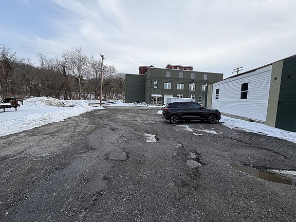 5th image of 11001 York Rd