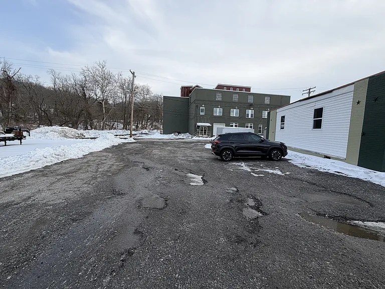 11001 York Rd — Photo 5