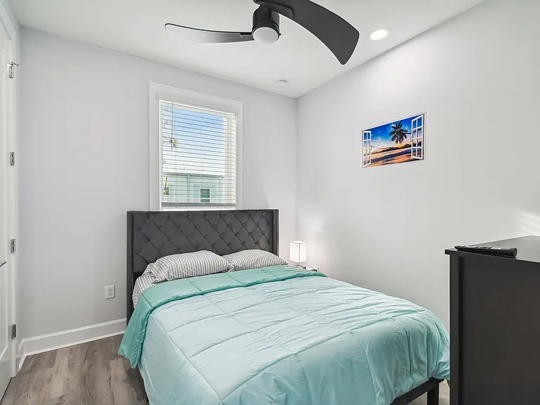 1520 N Pierce St #4 — Photo 32