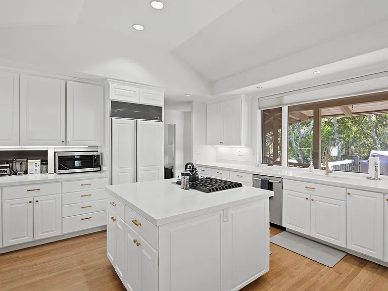 47 La Rancheria — Photo 32