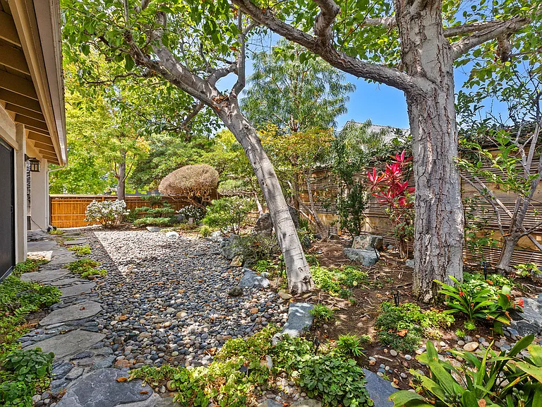 674 E Solana Cir — Photo 27
