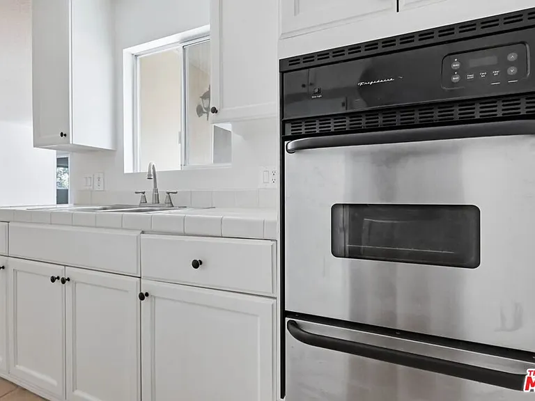 515 N Alfred St #206 — Photo 5