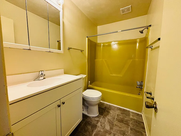 341 New Kent Rd — Photo 5