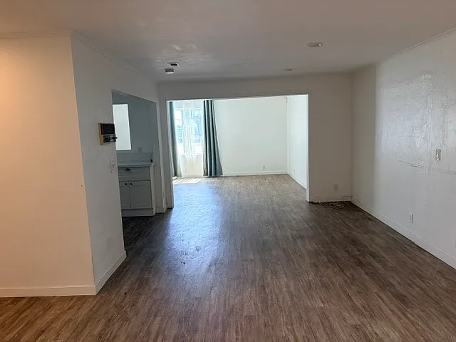 1603 E H St — Photo 2