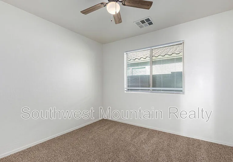 1140 W Oak Tree Ln — Photo 25