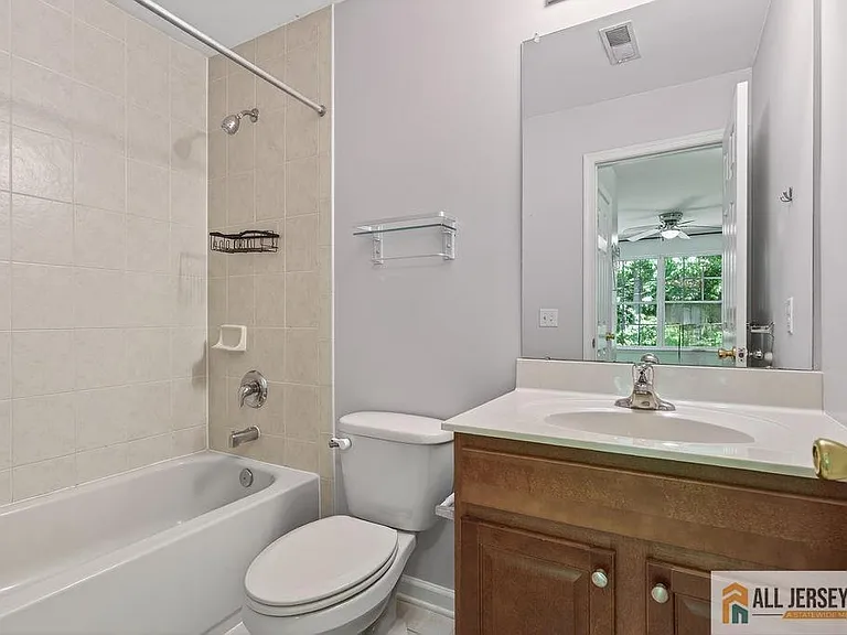 1111 Morning Glory Dr — Photo 25