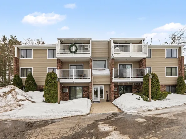 700 Hillside Dr APT 2, Petoskey, MI 49770