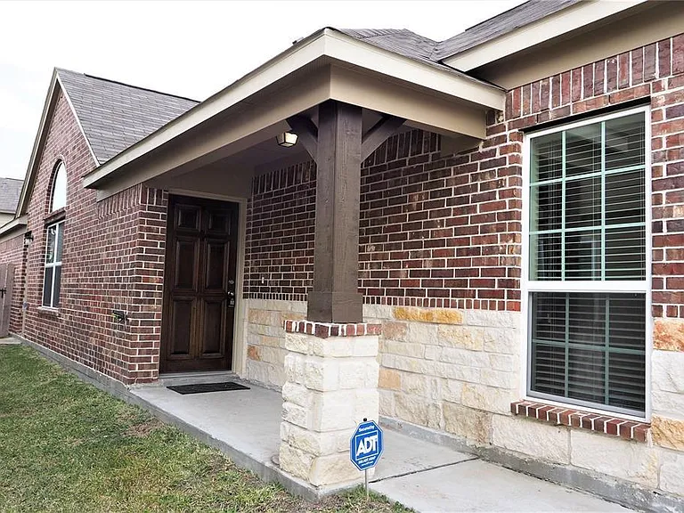 3314 Madison Elm St — Photo 2
