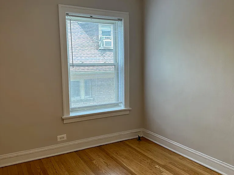 1637 W Estes Ave #2A — Photo 8