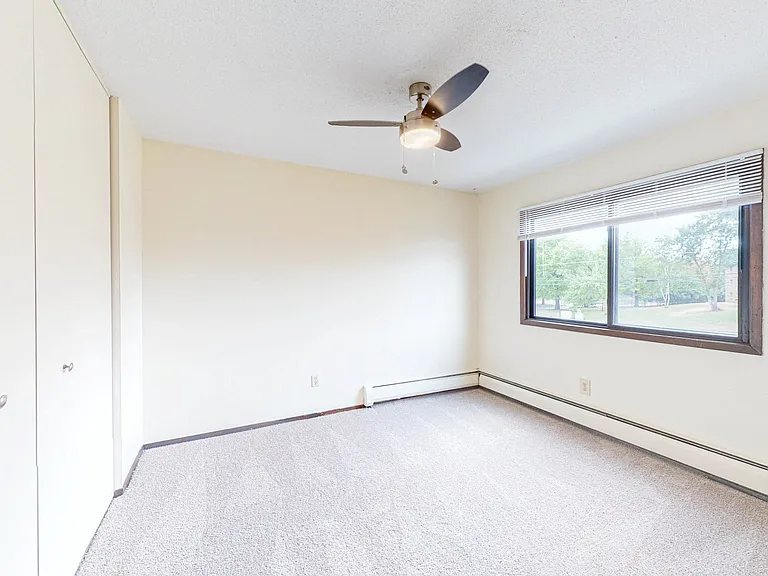Oakdale Apartments — Photo 27