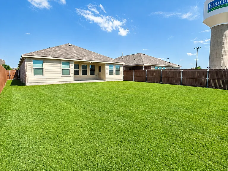 3903 Pioneer Dr — Photo 18