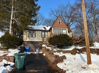 28 Savoy St, Hamden, CT 06514