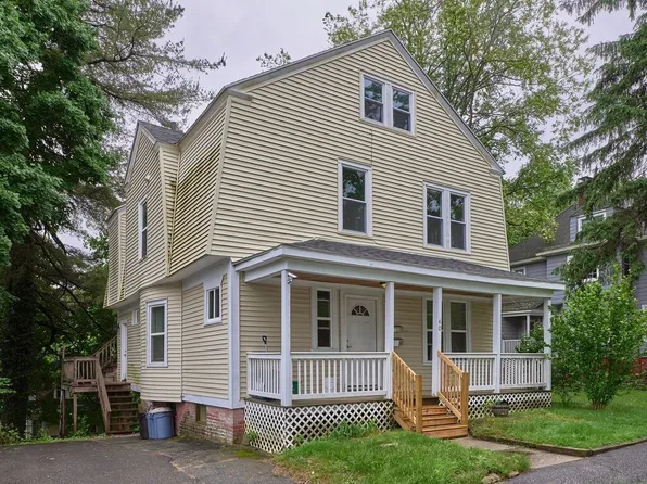 40 Circuit Ave E, Worcester, MA 01603