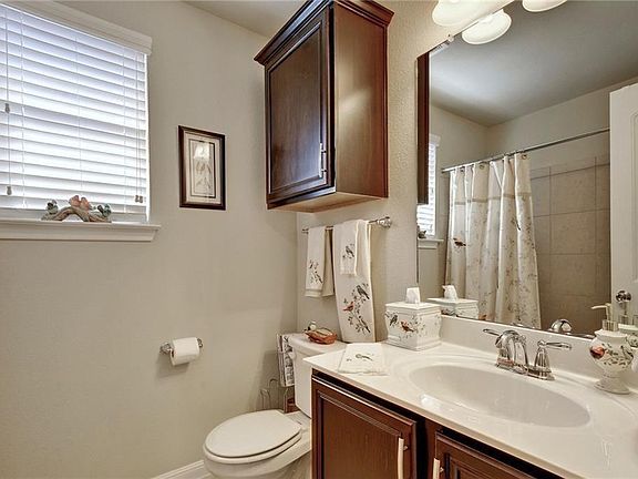 2nd image of 1505 Beebrush Ln