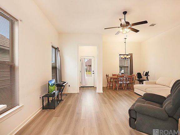 3rd image of 28427 Middlebrook Way