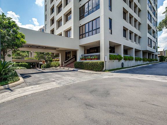 2nd image of 4001 N New Braunfels Ave APT 208