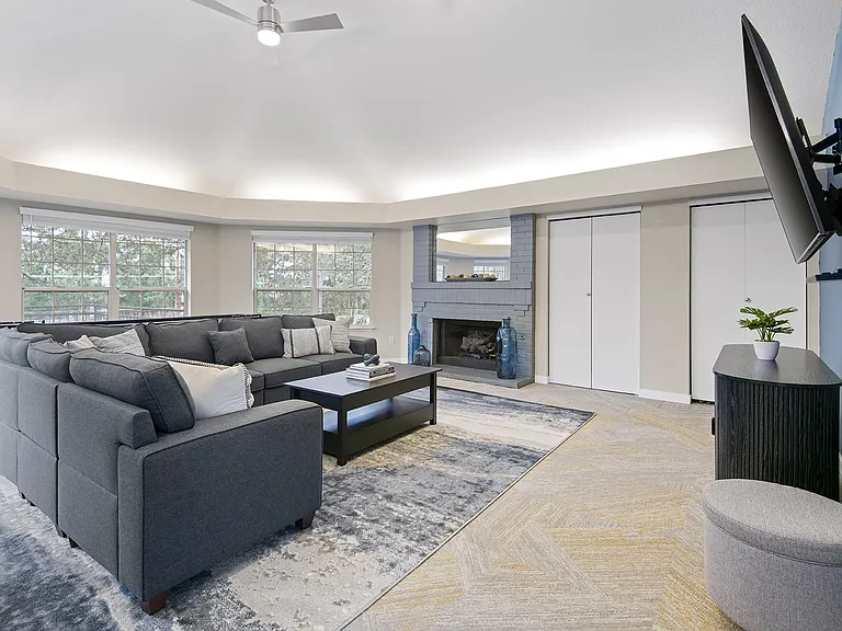 North Creek Heights Apartments — Photo 12