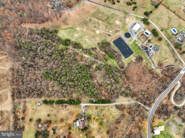449 Rich Valley Rd, Carlisle, PA 17015