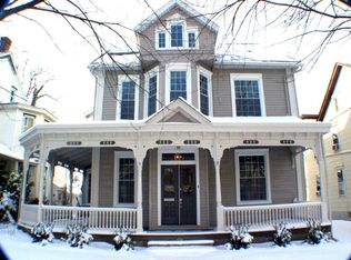 206 S Broad St, Lititz, PA 17543