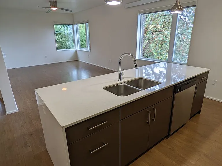 Viewpoint Terrace Apartments — Photo 80