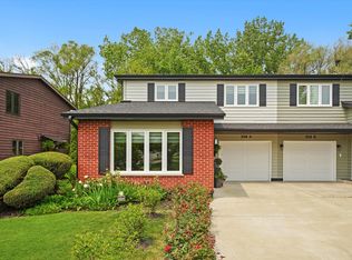 308 Brookdale Dr APT A, Bloomingdale, IL