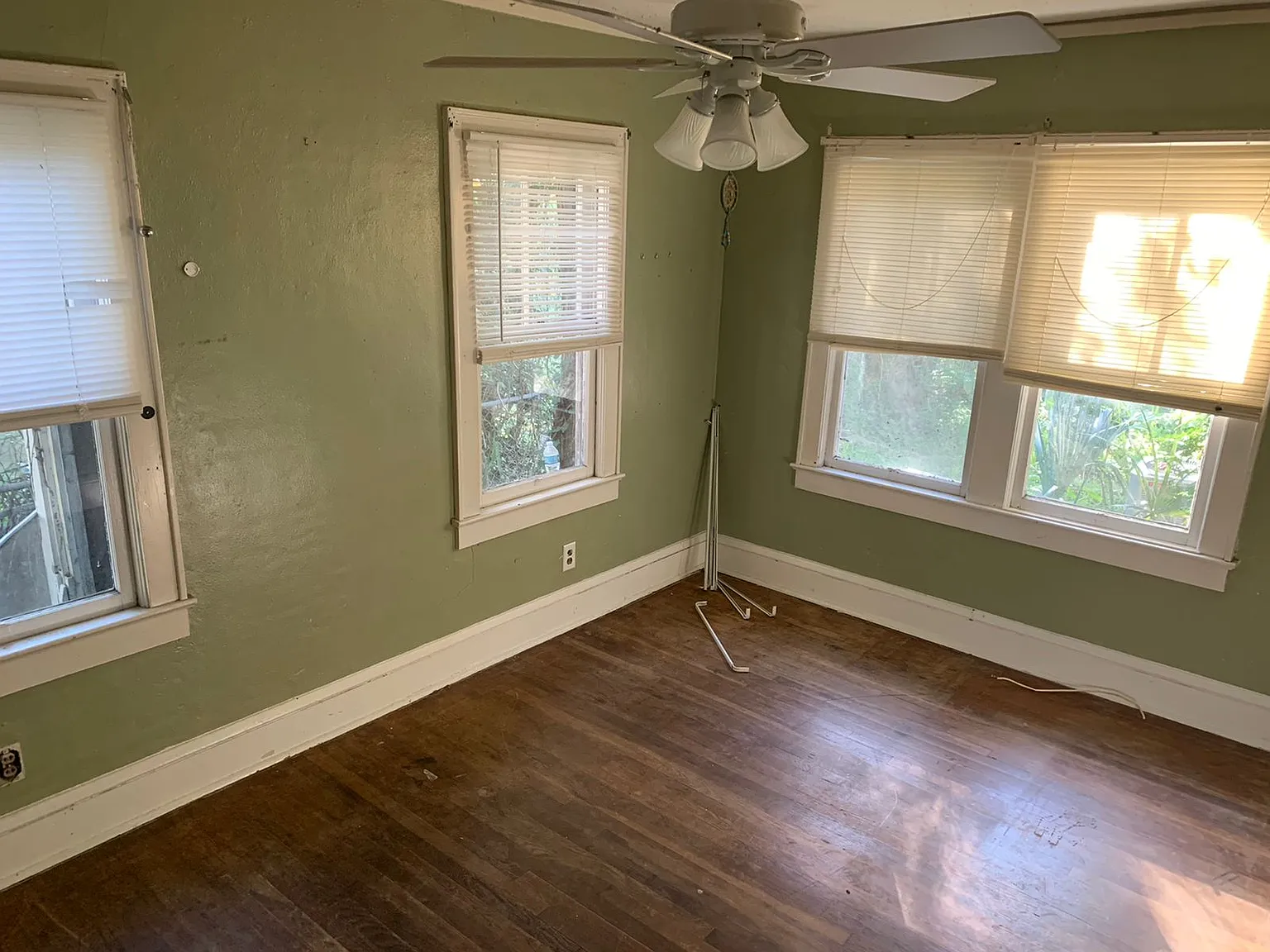 3 bed, 1.5 bath, 1524 sqft, $1,250 — Photo 2