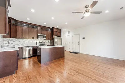 3335 N Avers Ave #3N — Photo 4